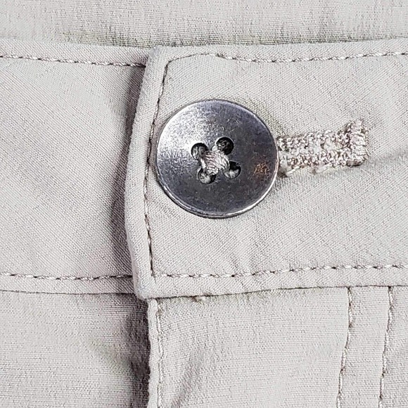 Eddie Bauer Capri Womens Travex Cargo Ruched Leg Pant Khaki Tan Size 6 Stretch - Picture 10 of 11